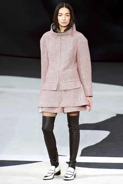 Look 29